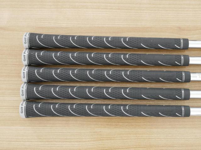 Iron set : Callaway : ชุดเหล็ก Callaway Big Bertha (ออกปี 2023 ตีง่ายที่สุดของ Callaway) มีเหล็ก 6-Pw (5 ชิ้น) ก้านเหล็ก NS Pro 950 Neo Flex S