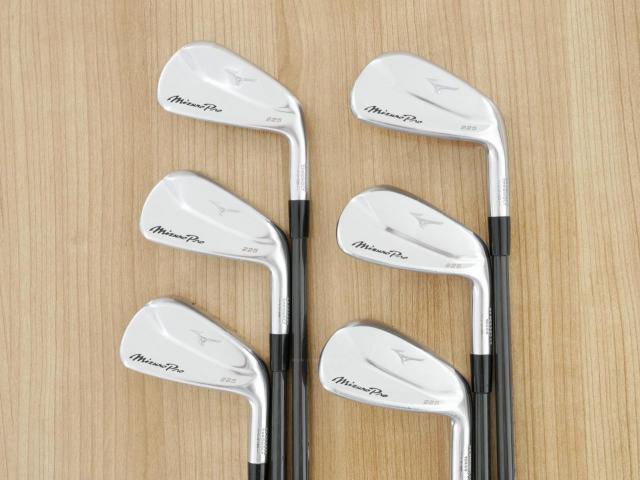 Iron set : Mizuno : ชุดเหล็ก Mizuno Pro 225 Forged (ปี 2023 นุ่ม แน่น ระยะดี) มีเหล็ก 5-Pw (6 ชิ้น) ก้านกราไฟต์ Mitsubishi OTI 75 Flex S