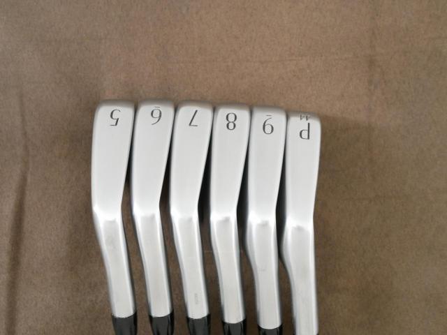 Iron set : Titleist : ชุดเหล็ก Titleist T150 Forged (รุ่นล่าสุด ออกปี 2025 นุ่ม แน่น คม) มีเหล็ก 5-Pw (6 ชิ้น) ก้านเหล็ก True Temper AMT Silver Flex S