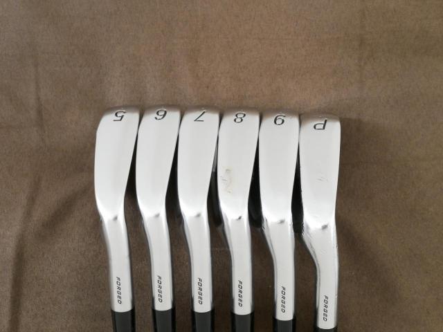 Iron set : PRGR : ชุดเหล็ก PRGR 02 Forged (ปี 2021 นุ่มมาก หายาก) มีเหล็ก 5-Pw (6 ชิ้น) ก้านกราไฟต์ Mitsubishi Diamana Flex SR