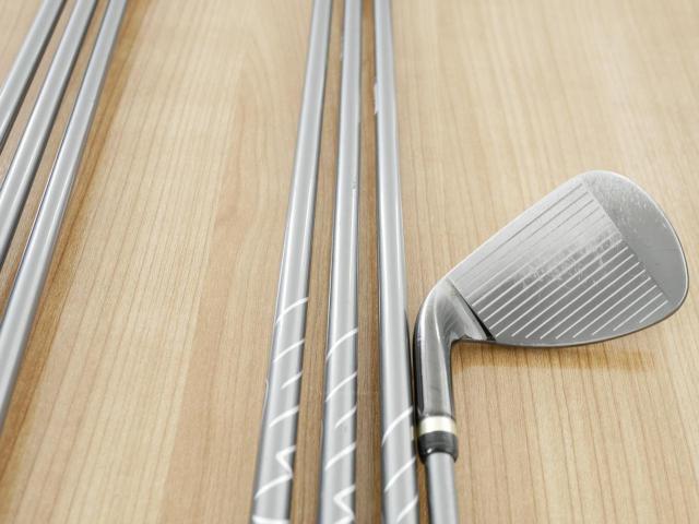 Lady club : All : ชุดเหล็กกระเทย PRGR New Egg Iron (รุ่นปี 2017 ตีง่ายและไกลมาก) มีเหล็ก 7-Pw,Aw,As,Sw (7 ชิ้น) ก้านกราไฟต์ Flex L (M-30)