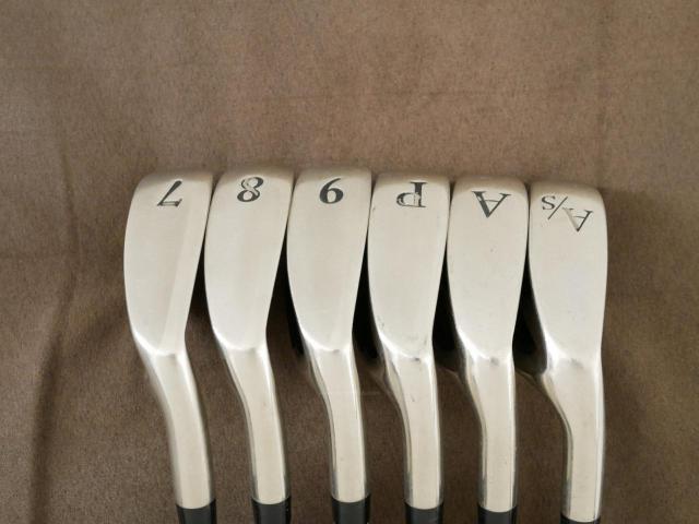 Iron set : Yonex : ชุดเหล็ก Yonex Royal DTP (ออกปี 2016 ท๊อปสุด ก้านดีมาก หน้าเด้ง ตีไกลสุดๆ) มีเหล็ก 7-Pw,Aw,As (6 ชิ้น) ก้านกราไฟต์ Flex R