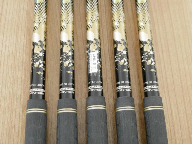 Iron set : Yonex : ชุดเหล็ก Yonex Royal E-Zone (รุ่นล่าสุด ปี 2024 หน้าเด้งสุดๆ ตีไกลสุดๆ) มีเหล็ก 6-Pw (5 ชิ้น) ก้านกราไฟต์ Flex SR