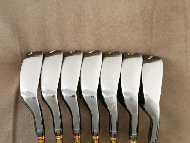 Iron set : Tsuruya : ชุดเหล็ก Tsuruya AXEL Gold Premium IV (รุ่นปี 2021 ของใหม่ 7 หมื่นกว่าบาท หน้าเด้งสุดๆ ไกลสุดๆๆ) มีเหล็ก 7-Pw,Aw,As,Sw (7 ชิ้น ครบเซ็ต) ก้านกราไฟต์ Flex R