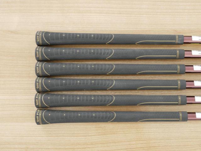 Iron set : Maruman : ชุดเหล็ก Maruman Majesty Prestigio 13 (ออกปี 2024 ท็อปสุดๆ ของใหม่ 1.2 แสน หายากมากๆ) มีเหล็ก 7-Pw,Aw,Sw (6 ชิ้น) ก้านกราไฟต์ Flex SR