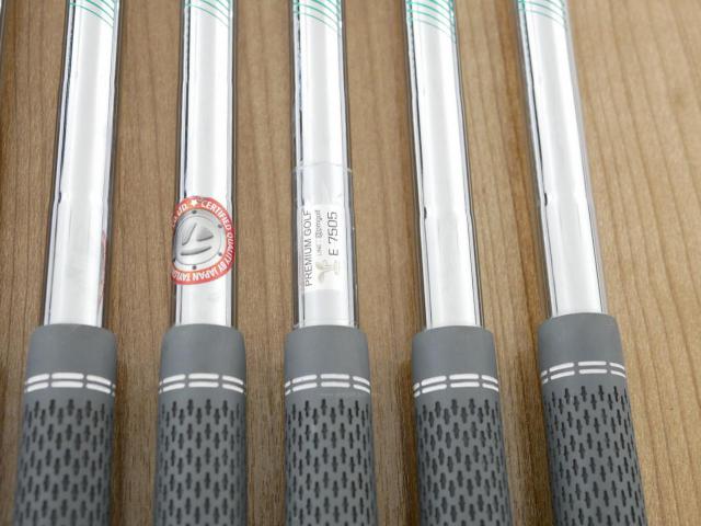 Iron set : Taylormade : ชุดเหล็ก Taylormade P790 (ตัวท้อปสุด ปี 2022 Japan Spec.) มีเหล็ก 3-Pw (8 ชิ้น) ก้านเหล็ก NS Pro 950 NEO Flex S