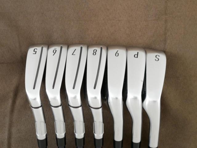 Iron set : Taylormade : ชุดเหล็ก Taylormade Qi (ออกปี 2024 Japan Spec.) มีเหล็ก 5-Pw,Sw (7 ชิ้น) ก้านกราไฟต์ Mitsubishi Diamana TM60 Flex R