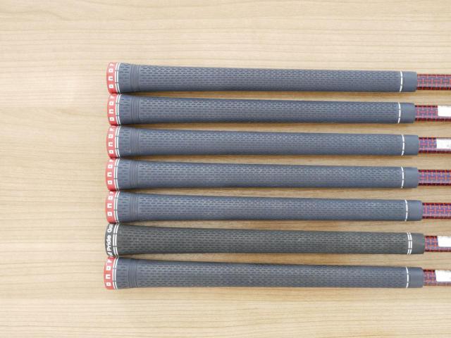 Iron set : Daiwa : ชุดเหล็ก Daiwa OnOff AKA (ออกปี 2021 หน้าเด้ง Maraging ยืดยุบได้ ตีง่าย นุ่ม ไกลมากๆ) มีเหล็ก 6-Pw,Aw,Sw (7 ชิ้น) ก้านกราไฟต์ Flex SR