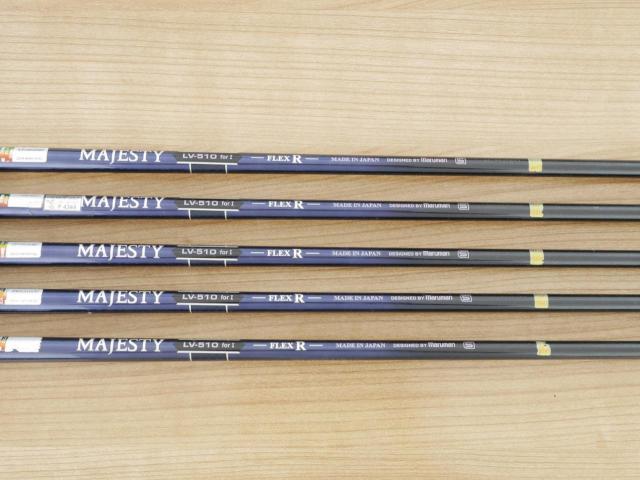 Iron set : Maruman : ชุดเหล็ก Maruman Majesty Royal Black (รุ่นท๊อปสุด ตีง่าย เด้ง ไกลมากๆ) มีเหล็ก 7-10,Pw (5 ชิ้น ระยะเทียบเท่า 6-Pw) ก้านกราไฟต์ Flex R