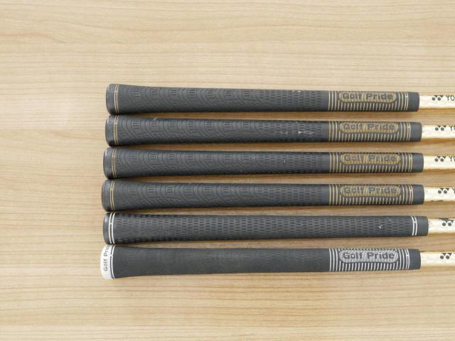 Iron set : Yonex : ชุดเหล็ก Yonex Royal E-Zone (รุ่นท๊อปสุด ก้านดีมาก หน้าเด้ง ตีไกลสุดๆ) มีเหล็ก 6-Pw,Aw (6 ชิ้น) ก้านกราไฟต์ NANOPREME Flex R