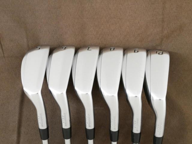 Iron set : Bridgestone : ชุดเหล็ก Bridgestone JGR Hybrid Forged (ตีไกลกว่าตัวอื่น 2 เบอร์) มีเหล็ก 5-P1 (6 ชิ้น) ก้านเหล็ก NS Pro ZELOS 8 Flex R
