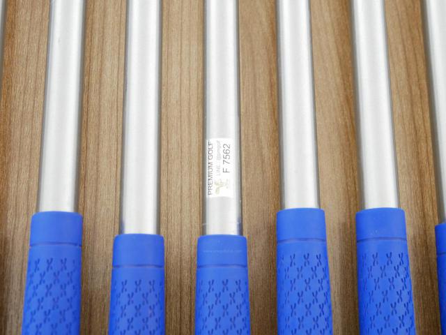Iron set : Daiwa : **มีตำหนิ** ชุดเหล็ก Daiwa GIII (รุ่นท๊อปสุด หน้าเด้งสุดๆ ใบใหญ่ ตีไกล) มีเหล็ก 5-Pw,Aw (7 ชิ้น) ก้านกราไฟต์ Flex SR