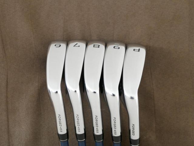 Iron set : Callaway : ชุดเหล็ก Callaway Paradym (รุ่นปี 2023 Japan Spec.) มีเหล็ก 6-Pw (5 ชิ้น) ก้านกราไฟต์ Fujikura VENTUS TR 5 Flex R