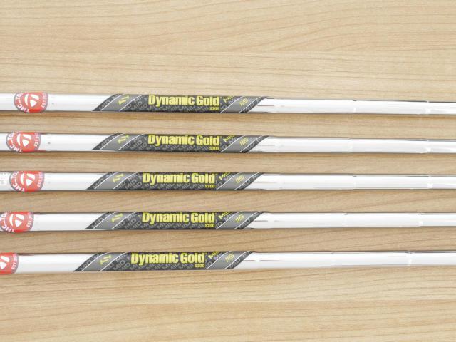 Iron set : Taylormade : **ของใหม่ ยังไม่แกะพลาสติก** ชุดเหล็ก Taylormade P770 Forged (รุ่นล่าสุด ออกปี 2024 นุ่ม แน่น) มีเหล็ก 6-Pw (5 ชิ้น) ก้านเหล็ก Dynamic Gold 115 MID S200