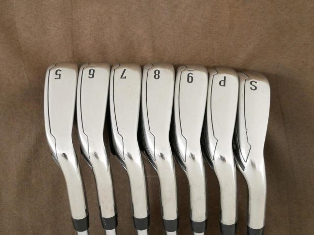 Iron set : Callaway : ชุดเหล็ก Callaway XR (ใบใหญ่ ตีง่ายมาก) มีเหล็ก 5-Pw,Sw (7 ชิ้น) ก้านเหล็ก NS Pro 950 Flex S