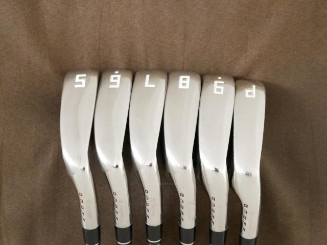 Iron set : Daiwa : ชุดเหล็ก Daiwa OnOff AKA (ปี 2017 หน้าเด้ง Maraging ยืดยุบได้ ตีง่าย นุ่ม ไกลมากๆ) มีเหล็ก 5-Pw (6 ชิ้น) ก้านเหล็ก NS Pro 950 Flex S