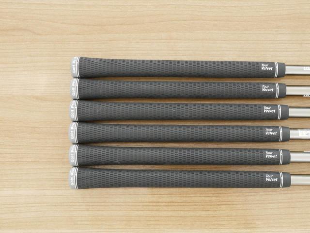 Iron set : Taylormade : ชุดเหล็ก Taylormade P790 (ตัวท้อปสุด ปี 2022 Japan Spec.) มีเหล็ก 5-Pw (6 ชิ้น) ก้านกราไฟต์ UST Mamiya RECOIL 95 F3 Flex R