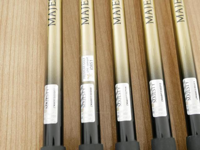 Iron set : Maruman : ชุดเหล็ก Maruman Majesty Royale (รุ่นท๊อปสุด ปี 2021 ของใหม่ 8 หมื่นบาท) มีเหล็ก 7-10,Pw (5 ชิ้น) ก้านกราไฟต์ Flex R