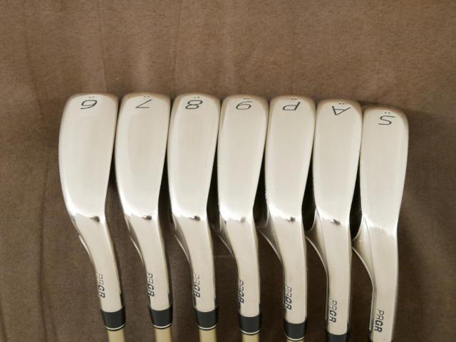 Iron set : PRGR : ชุดเหล็ก PRGR ID Nabla Red (รุ่นท๊อปสุด หน้าเด้ง ไกลมาก) มีเหล็ก 6-Pw,Aw,Sw (7 ชิ้น) ก้านกราไฟต์ M-37 Flex R
