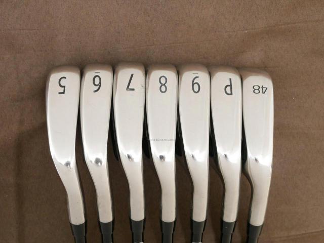 Iron set : Titleist : ชุดเหล็ก Titleist AP1 718 (ออกปี 2018) มีเหล็ก 5-Pw,48 (7 ชิ้น) ก้านกราไฟต์ Mitsubishi TENSEI AMC IR Flex R