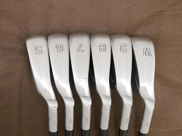 Iron set : Ping : ชุดเหล็ก Ping G700 (ปี 2019 Japan Spec. ใบใหญ่ ง่ายที่สุด ไกลที่สุดของ Ping) มีเหล็ก 5-Pw (6 ชิ้น) ก้านเหล็ก NS Pro 850 Flex R