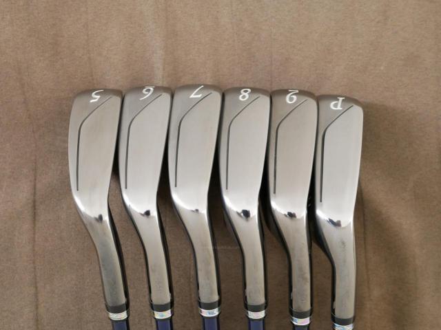 Iron set : Maruman : ชุดเหล็ก Maruman Majesty Royale (รุ่นท๊อปสุด ออกปี 2024 ของใหม่ 9 หมื่นบาท) มีเหล็ก 5-Pw (6 ชิ้น เบอร์ 5 ตีระยะเท่าเบอร์ 4 ของรุ่นอื่น) ก้านกราไฟต์ Flex R