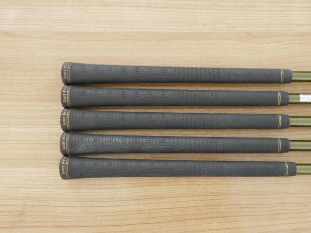Iron set : Honma : **ก้าน 3 ดาว** ชุดเหล็ก Honma Beres IS-06 Forged (ปี 2019) มีเหล็ก 7-11 (5 ชิ้น เทียบเท่า 6-Pw) ก้าน ARMRQ X (47) Flex R (3 ดาว)