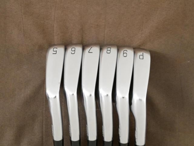 Iron set : Mizuno : ชุดเหล็ก Mizuno Pro 225 Forged (ปี 2023 นุ่ม แน่น ระยะดี) มีเหล็ก 5-Pw (6 ชิ้น) ก้านกราไฟต์ Fujikura MCI 70 Flex S