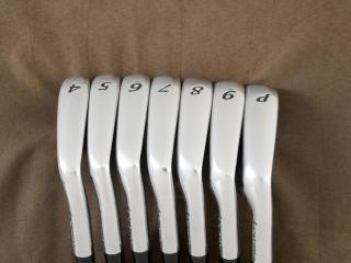 Iron set : Other Brand : **มีตำหนิ**ชุดเหล็ก Adams IDEA CMB Forged มีเหล็ก 4-Pw (7 ชิ้น)  ก้านเหล็ก KBS Tour C-Taper 120 Flex S