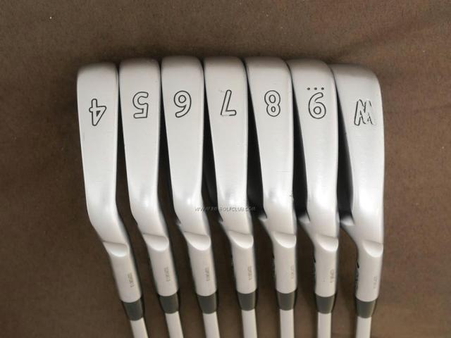 Iron set : Ping : ชุดเหล็ก Ping iBlade (ออกปี 2017) มีเหล็ก 4-Pw (7 ชิ้น) ก้านเหล็ก NS Pro 950 Flex S