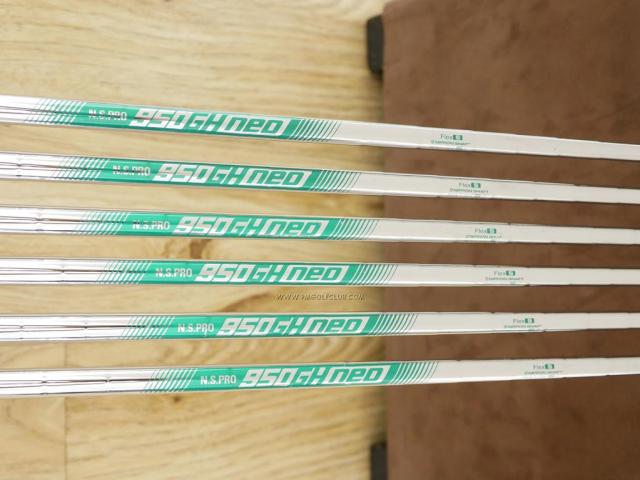Iron set : Titleist : ชุดเหล็ก Titleist T200 (รุ่นปี 2020) มีเหล็ก 5-Pw (6 ชิ้น) ก้านเหล็ก NS Pro 950 NEO Flex S 