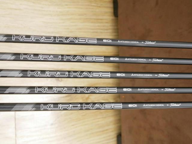 Iron set : Titleist : ชุดเหล็ก Titleist T300 (ออกปี 2019) มีเหล็ก 6-Pw (5 ชิ้น) ก้านกราไฟต์ Mitsubishi KUROKAGE 60i Flex R