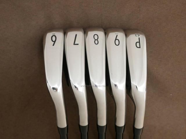 Iron set : Titleist : ชุดเหล็ก Titleist T300 (ออกปี 2019) มีเหล็ก 6-Pw (5 ชิ้น) ก้านกราไฟต์ Mitsubishi KUROKAGE 60i Flex R