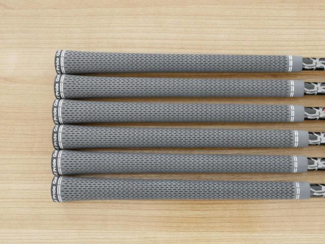 Iron set : Taylormade : ชุดเหล็ก Taylormade P770 Forged (รุ่นปี 2023 นุ่ม แน่น)  มีเหล็ก 5-Pw (6 ชิ้น) ก้านกราไฟต์ Mitsubishi Diamana Thump i95 Flex S