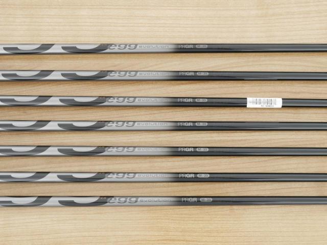 Iron set : PRGR : ชุดเหล็กกระเทย PRGR Super Egg Evolution (รุ่นล่าสุด ออกปี 2024 ตัวท๊อปสุด หน้าเด้งเกินกฏ ใช้แข่งไม่ได้ ตีไกลมากๆ) มีเหล็ก 5-Pw,Aw (7 ชิ้น) ก้านกราไฟต์ Flex R2 (M-35)