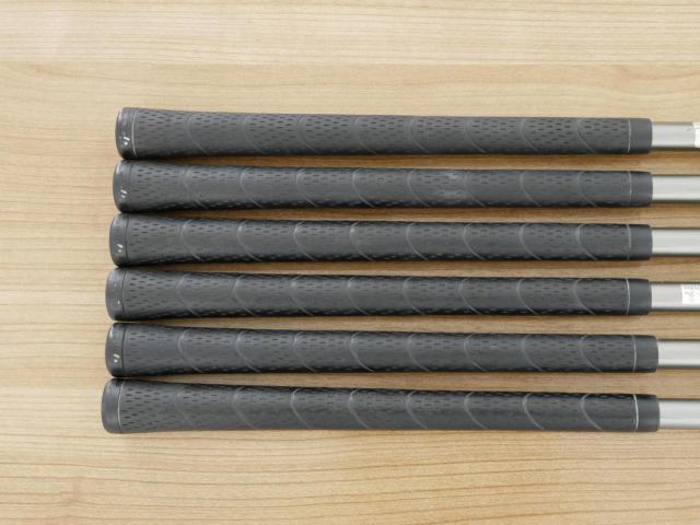 Iron set : Taylormade : ชุดเหล็ก Taylormade R7 XR (ใบใหญ่ ตีง่าย ไกล) มีเหล็ก 5-Pw (6 ชิ้น) ก้านกราไฟต์ Flex R