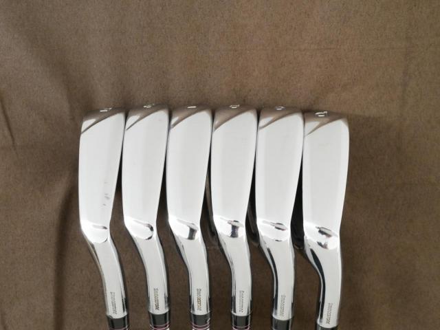 Iron set : Tourstage : ชุดเหล็ก Tourstage V300 IV (Forged) มีเหล็ก 5-Pw (6 ชิ้น) ก้านกราไฟต์ Matrix HD RADIX Flex S