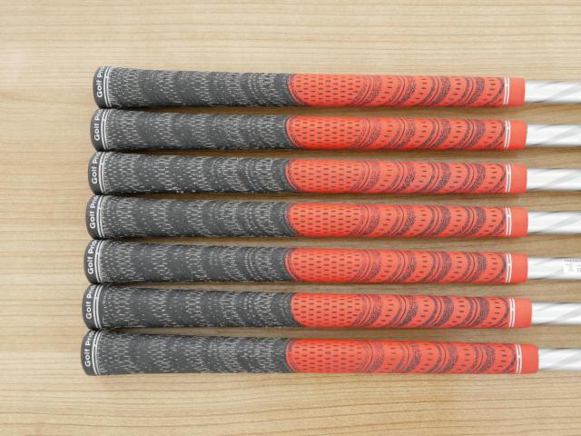 Iron set : PRGR : ชุดเหล็ก PRGR RS Forged (นุ่มมากๆ) มีเหล็ก 4-Pw (7 ชิ้น) ก้านกราไฟต์ Fujikura MCI 90 Flex S