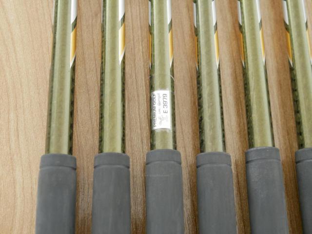 Iron set : Honma : ชุดเหล็ก Honma Beres IS-03 (ปี 2015 หน้าเด้ง Forged) มีเหล็ก 6-11,Aw (7 ชิ้น เทียบเท่า 4-Pw) ก้าน ARMRQ 8 (49) FLex R (2 ดาว)