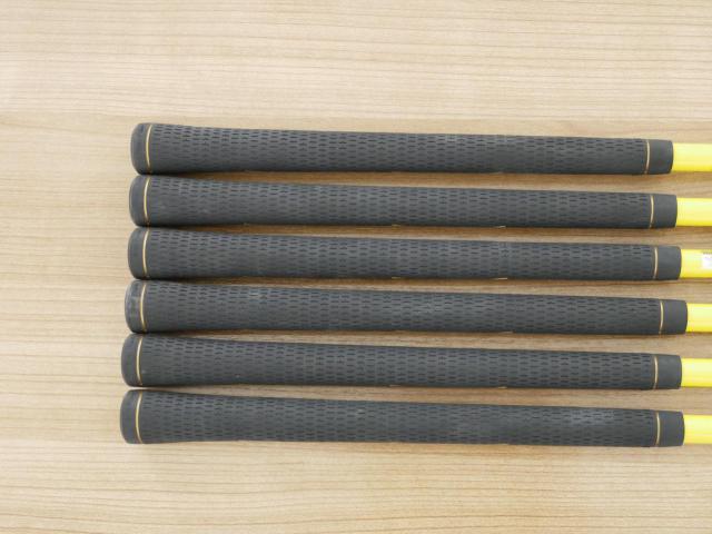 Iron set : Honma : ชุดเหล็ก Honma Bezeal 525 (ออกปี 2016 รุ่นนี้ใบใหญ่ที่สุดของ Honma) มีเหล็ก 6-11 (6 ชิ้น) ก้านกราไฟต์ Honma Vizard 48 Flex SR