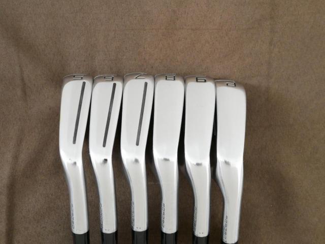 Iron set : Taylormade : ชุดเหล็ก Taylormade P790 (ตัวท้อปสุด ออกปี 2019) มีเหล็ก 5-Pw (6 ชิ้น) ก้านกราไฟต์ Fujikura MCI 100 Flex S