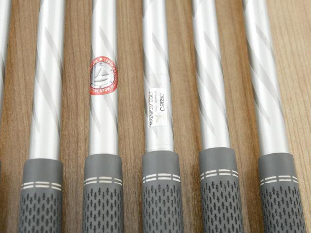 Iron set : Taylormade : ชุดเหล็ก Taylormade P790 (ตัวท้อปสุด ออกปี 2019) มีเหล็ก 5-Pw (6 ชิ้น) ก้านกราไฟต์ Fujikura MCI 100 Flex S