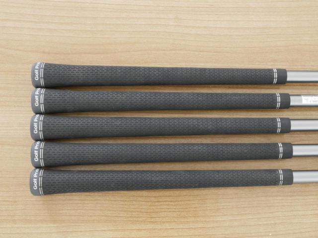 Iron set : Titleist : ชุดเหล็ก Titleist T400 (รุ่นล่าสุด ออกปี 2023 ตีง่ายที่สุด ไกลที่สุด) มีเหล็ก 7-Pw,43 (5 ชิ้น) ก้านกราไฟต์ Titleist 3D401 i50 Flex R