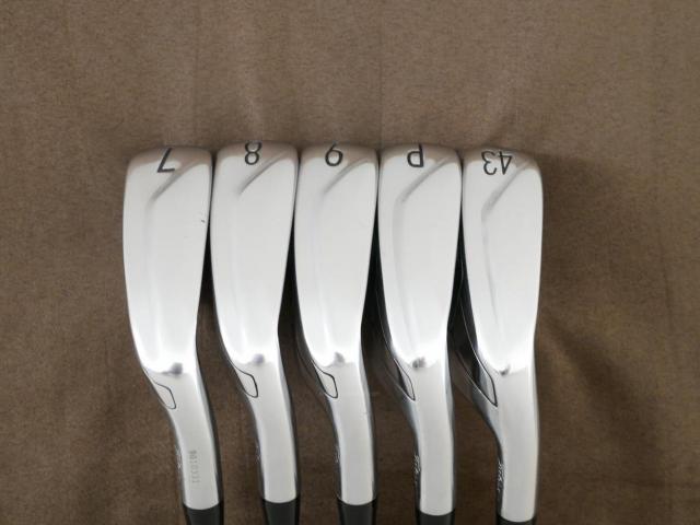 Iron set : Titleist : ชุดเหล็ก Titleist T400 (รุ่นล่าสุด ออกปี 2023 ตีง่ายที่สุด ไกลที่สุด) มีเหล็ก 7-Pw,43 (5 ชิ้น) ก้านกราไฟต์ Titleist 3D401 i50 Flex R