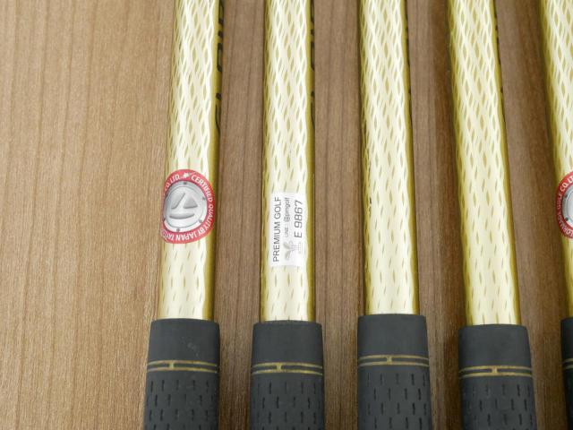 Iron set : Taylormade : ชุดเหล็ก Taylormade Gloire G (รุ่นท๊อปสุด ตีไกลมากๆ เหล็ก 7 Loft 26.5 หน้าเด้ง) มีเหล็ก 7-Pw,Aw,Sw (6 ชิ้น) ก้านกราไฟต์ Flex R