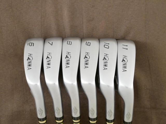 Iron set : Honma : ชุดเหล็ก Honma Beres IS-03 (ปี 2015 หน้าเด้ง Forged) มีเหล็ก 6-11 (6 ชิ้น เทียบเท่า 5-Pw) ก้าน ARMRQ 8 (49) Flex R (2 ดาว)