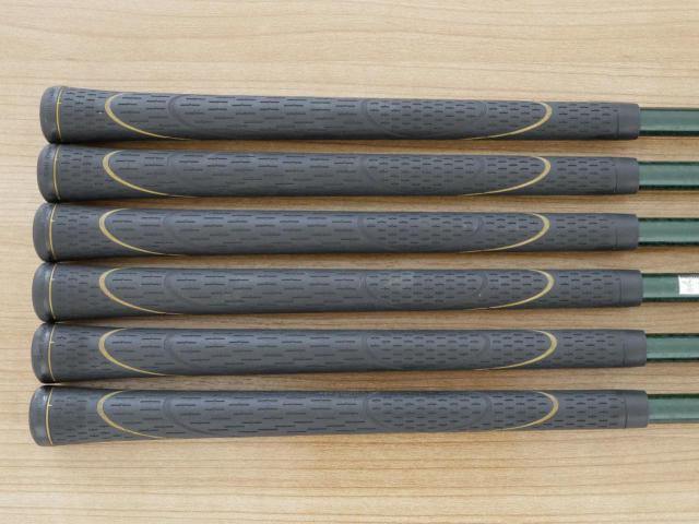 Iron set : Honma : ชุดเหล็ก Honma Beres IE-05 (รุ่นปี 2017 เหมาะกับซีเนียร์) มีเหล็ก 5-10 (6 ชิ้น) ก้าน ARMRQ ∞ (44) Flex R (2 ดาว)