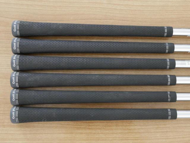 Iron set : Titleist : ชุดเหล็ก Titleist T400 (ตีง่ายที่สุด ไกลที่สุด ออกปี 2020) มีเหล็ก 6-Pw,43 (6 ชิ้น) ก้านเหล็ก NS Pro 950 NEO Flex S