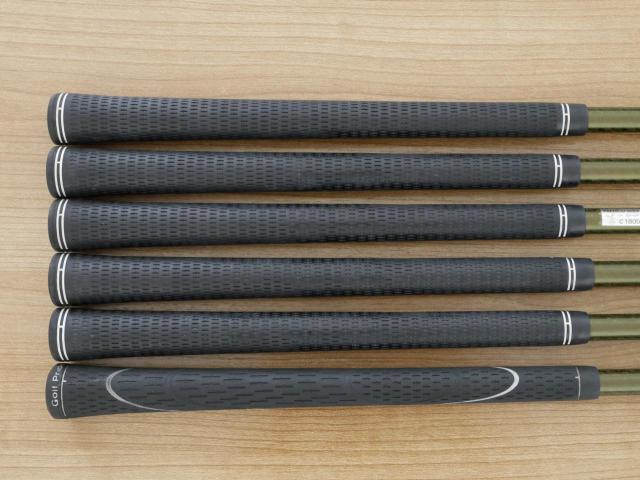 Iron set : Honma : ชุดเหล็ก Honma Beres IS-05 Forged (ปี 2017) มีเหล็ก 6-11 (6 ชิ้น ระยะเทียบเท่า 5-Pw ของรุ่นอื่นๆ) ก้าน ARMRQ ∞ (48) Flex SR (2 ดาว)