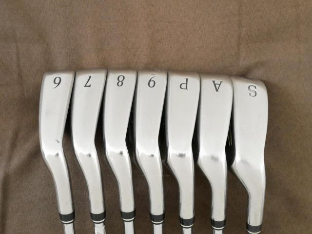 Iron set : XXIO : ชุดเหล็ก XXIO 13 (รุ่นปี 2025 ตีง่าย ไกลมาก) มีเหล็ก 6-Pw,Aw,Sw (7 ชิ้น) ก้านเหล็ก NS Pro 850 DST Flex R
